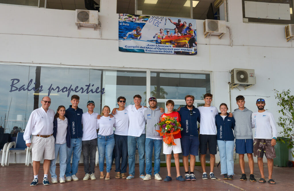 Homenaje a Juan Lleonart Campeón del Mundo de Optimist por equipos - CN El Balís