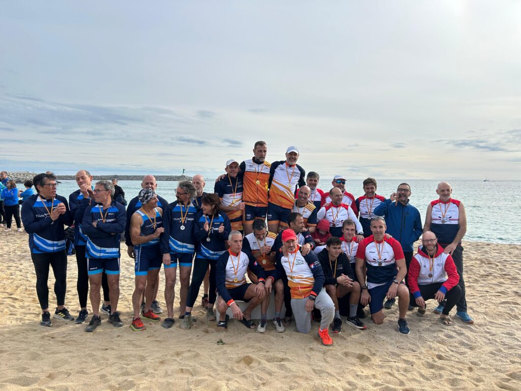 Última regata de lliga de llagut català a Arenys de Mar - CN El Balís